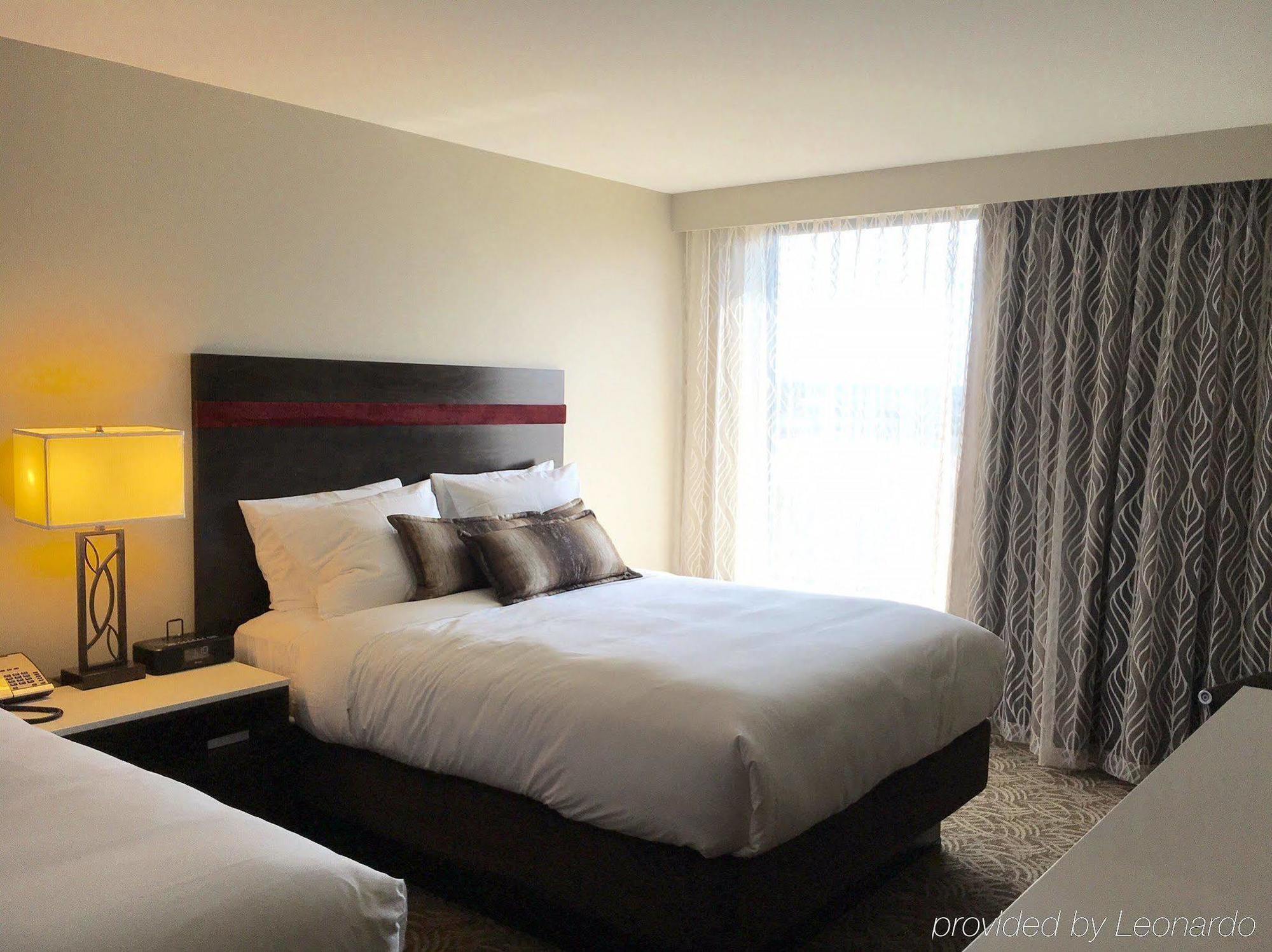 Holiday Inn Chicago Schaumburg By Ihg Exterior photo