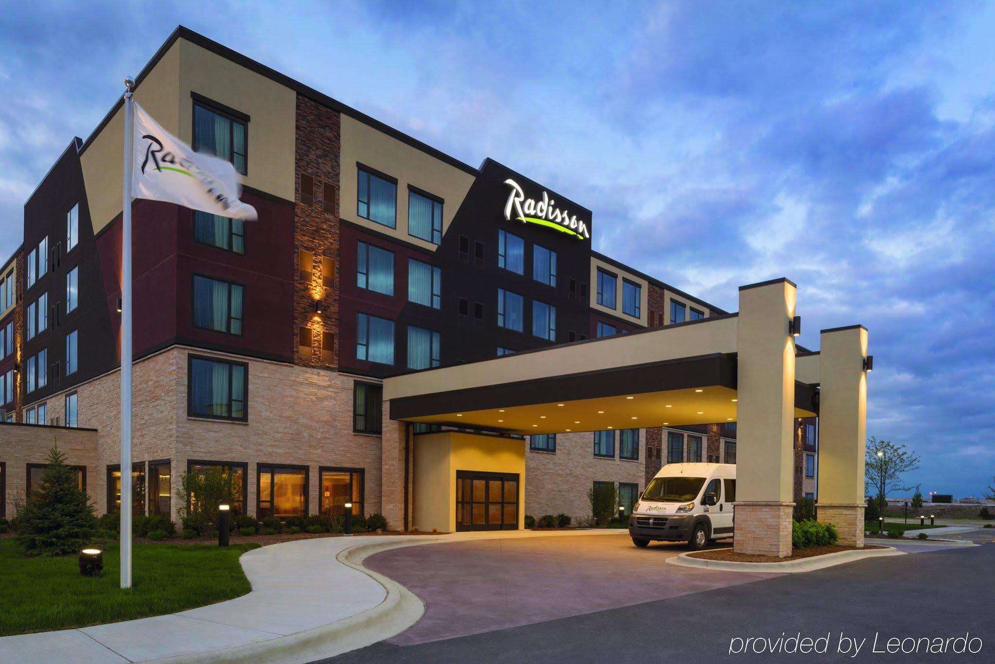 Holiday Inn Chicago Schaumburg By Ihg Exterior photo